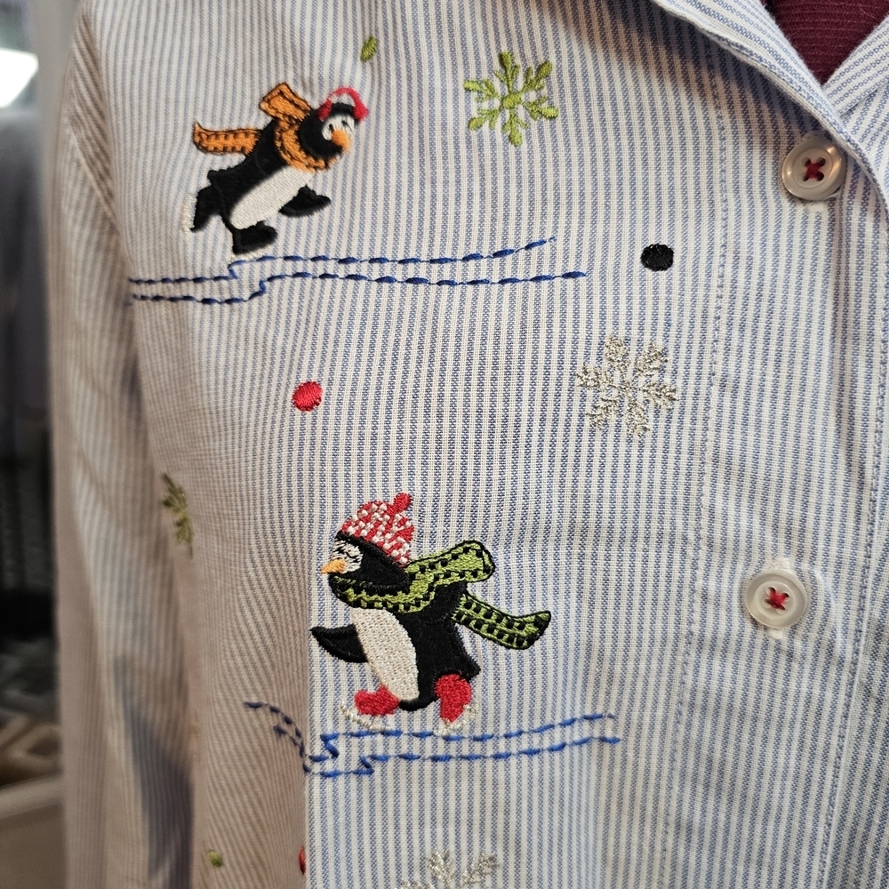 Holiday Embroidered Penguin Skating Shirt Woman’s Medium Button Down Long Sleeve - Picture 10 of 16